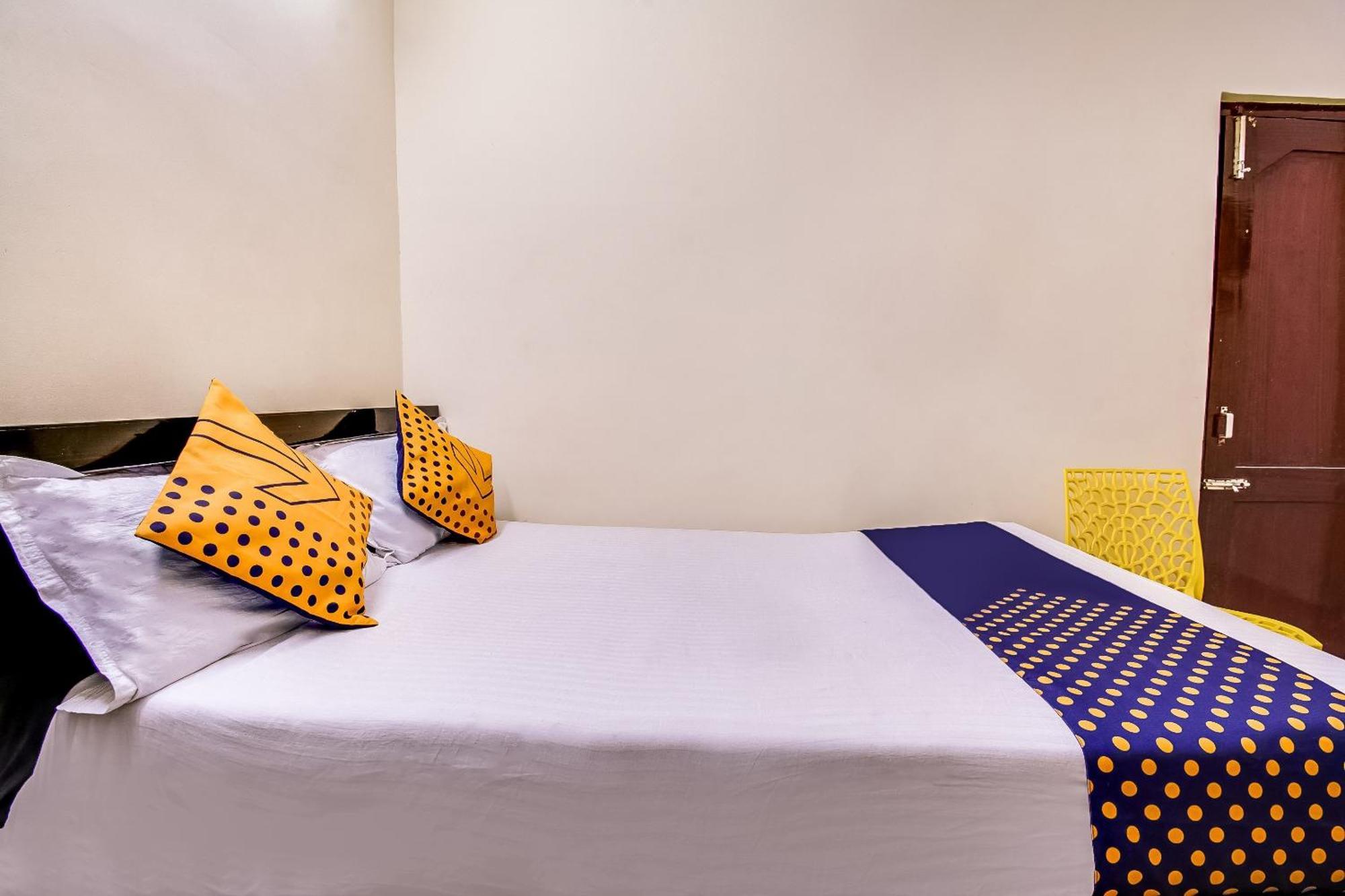 Spot On Sri Surya Lodge Guntur Exterior photo