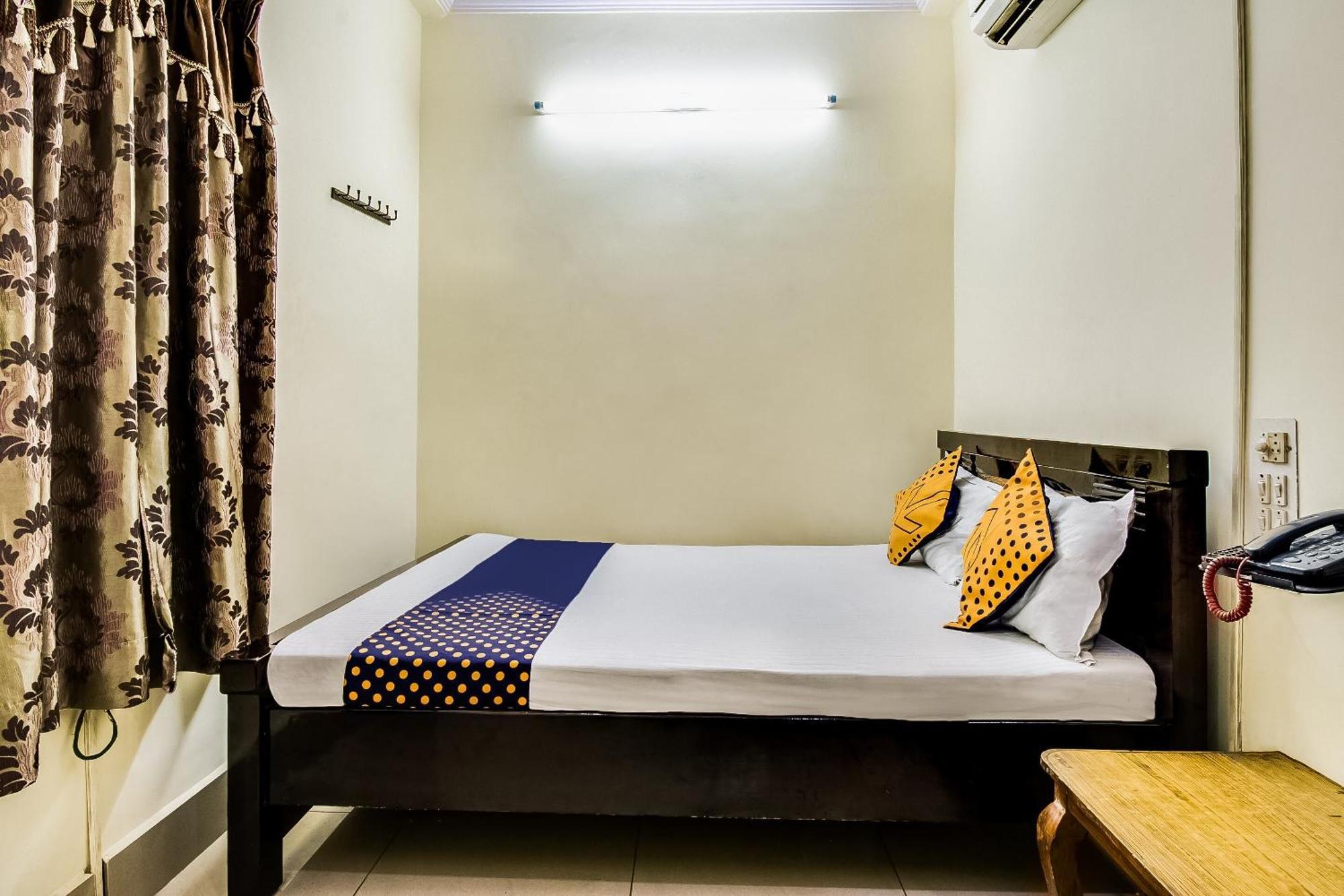 Spot On Sri Surya Lodge Guntur Exterior photo