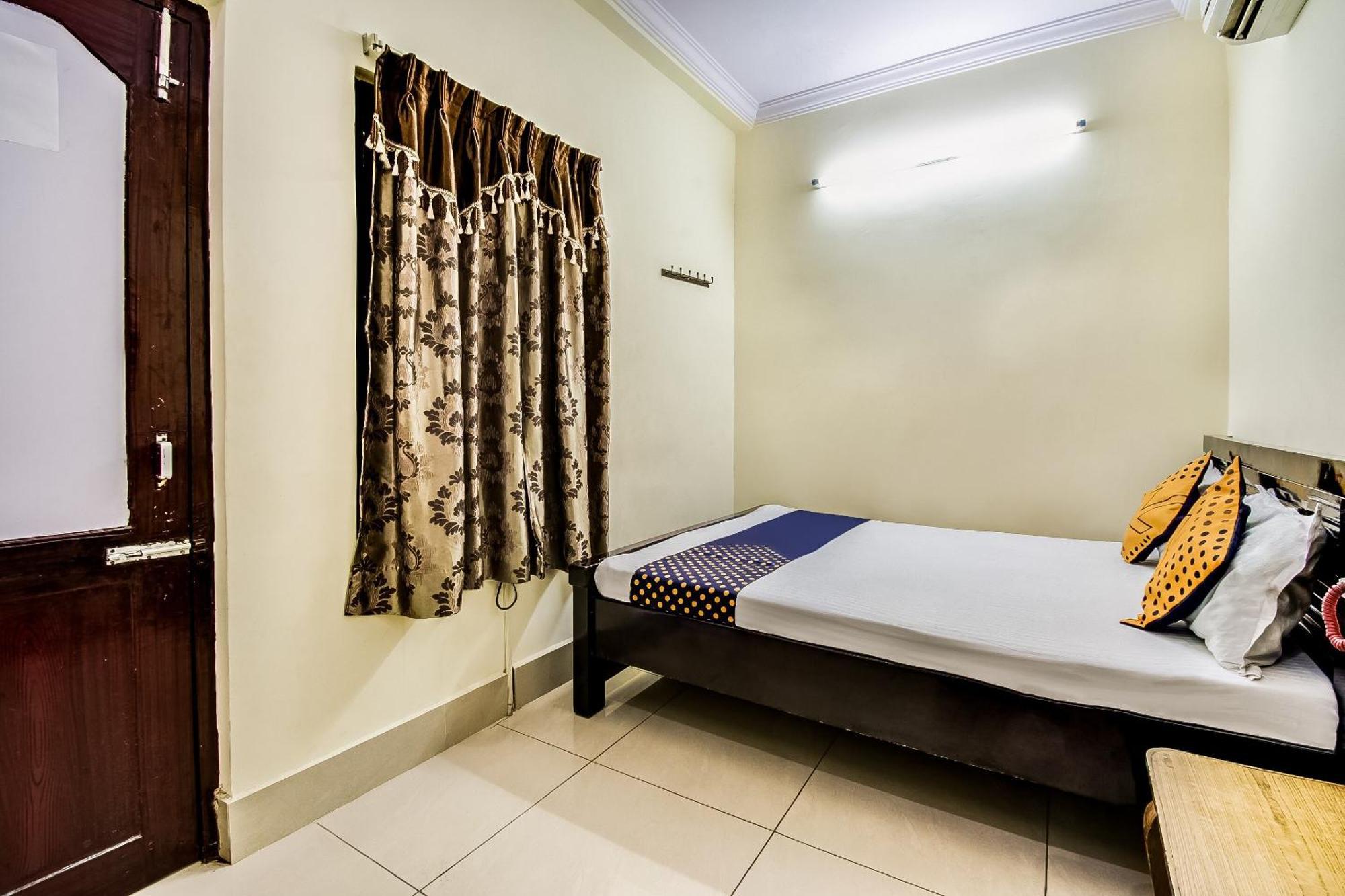 Spot On Sri Surya Lodge Guntur Exterior photo